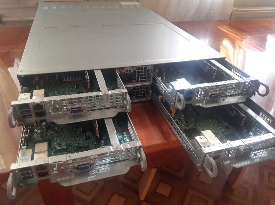 Supermicro SYS-2027PR-HTR — 4 незалежні сервери в одному корпусі 2U