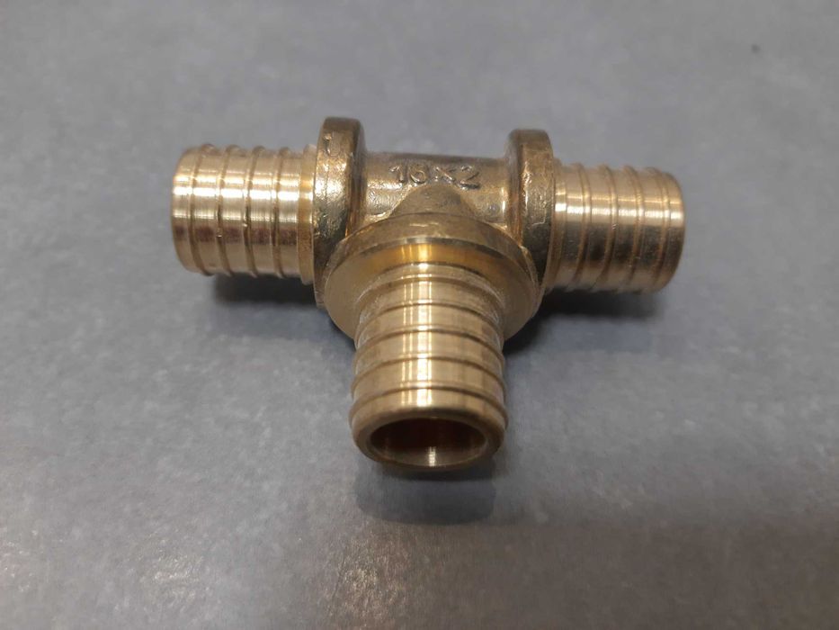 Trójnik zaciskowy 18x2/18x2/18x2 Kan -therm Push 10 szt