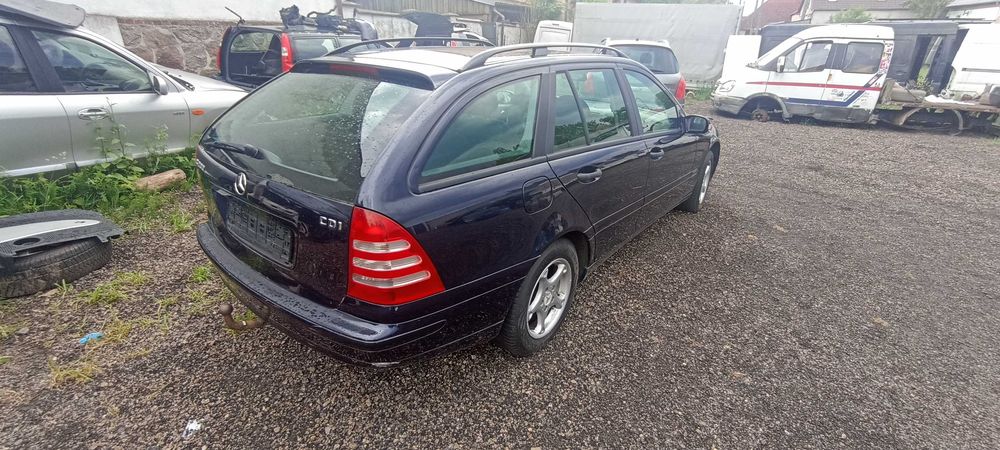 mercedes c klasa 2.2 cdi w203  lak 359 samochód na części