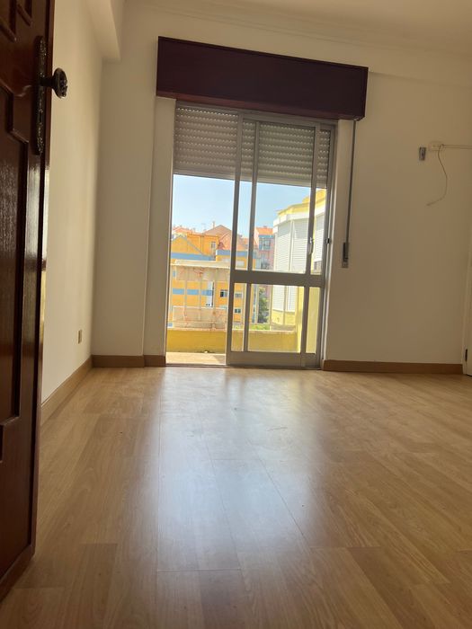 Apartamento t2| á venda| reboleira |amadora