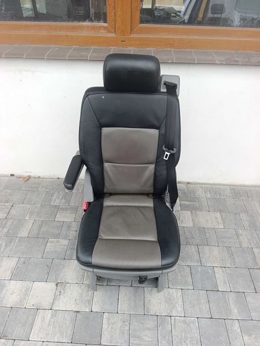 VW T5 T6 MULTIVAN fotel obrotowy DRUGI/TRZECI RZĄD skóra