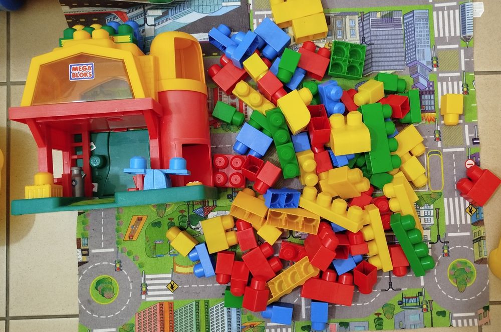 Набір конструктора Mega Bloks + Ферма
