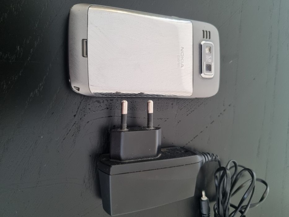 NOKIA E 72 B dobry stan