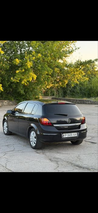 Opel Astra H 2005 1.6 16v бензин
