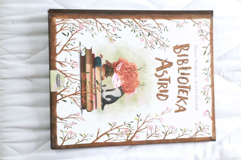 Biblioteka Astrid - Emilia Dziubak książka ilustrowana nowa dla dzieci
