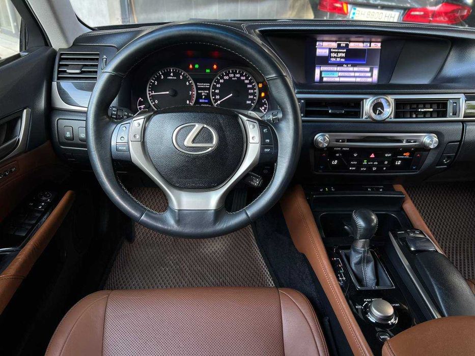 Lexus GS Офіціал 2013