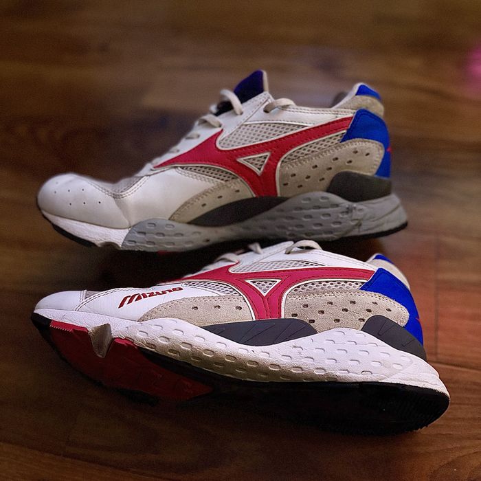 Mizuno Sky Medal – White / Red / Blue