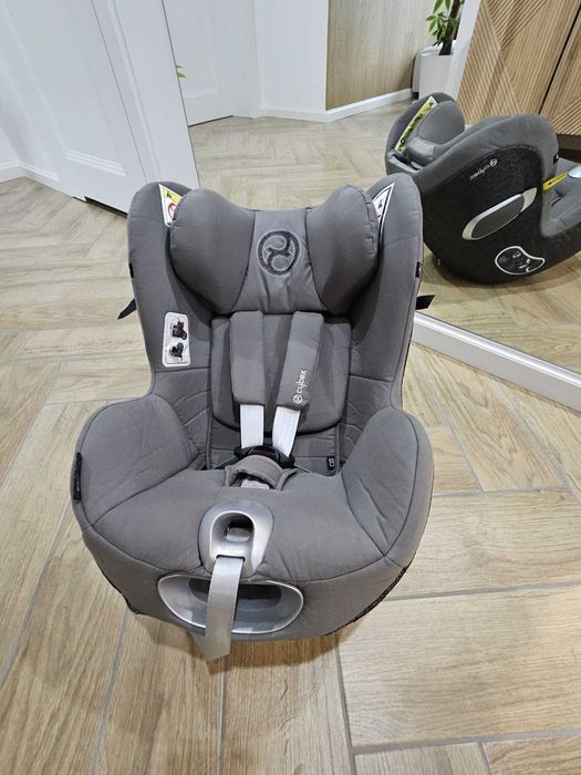 Zestaw fotelików Cybex: Cloud Z i-Size + Sirona Z i-Size + baza lsofix
