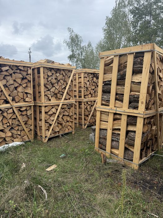 Дрова в ящиках дуб