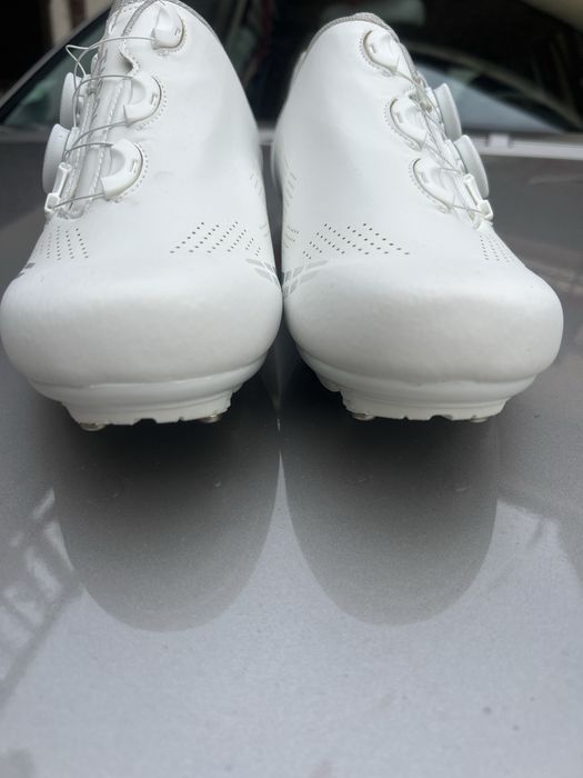 Sapatos BTT Novos 43