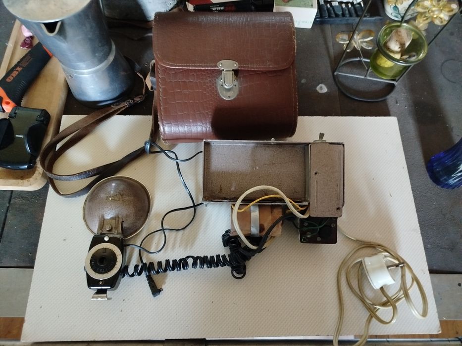 Kultowa lampa błyskowa retro z generatorem – System analogowy / Loft / DIY