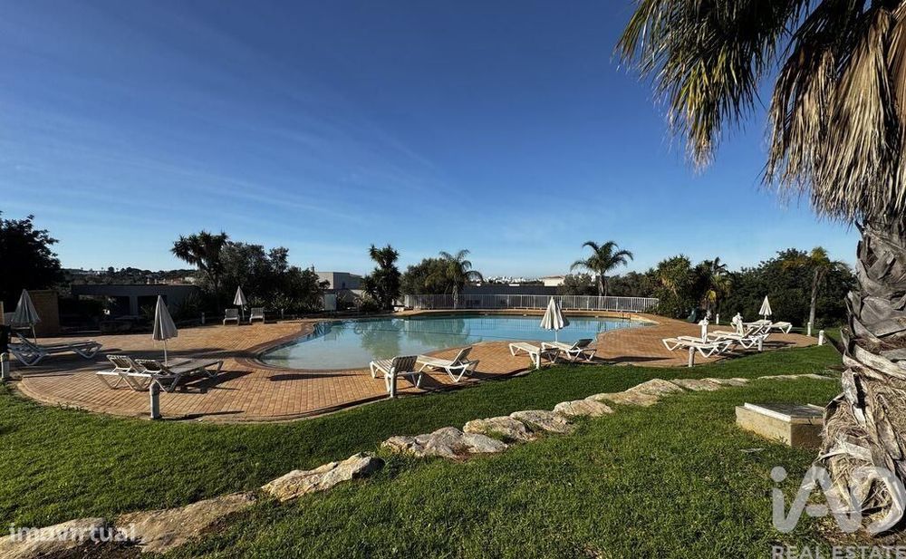 Apartamento em Estômbar e Parchal de 59,00 m2