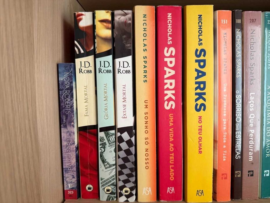 Livros para venda - vários títulos e autores