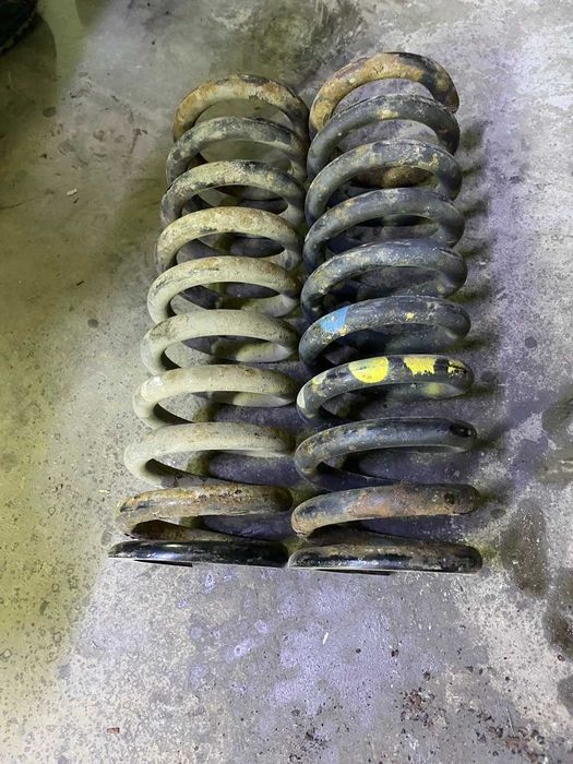 Пружины 2шт.Mercedes W124