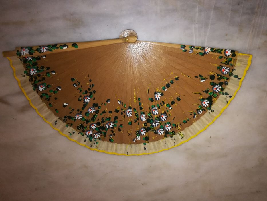 Conjunto de 4 Leques Diversos