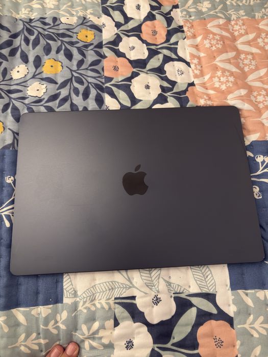 Macbook Air M2  15” 8GB/512GB