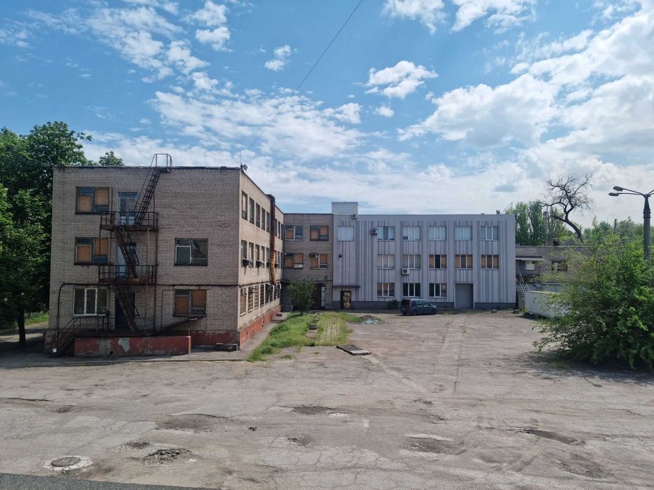 Продаж окремої офісної будівлі