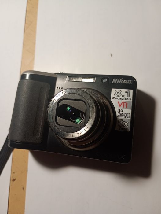 Цифровий фотоапарат Nikon coolpix P60