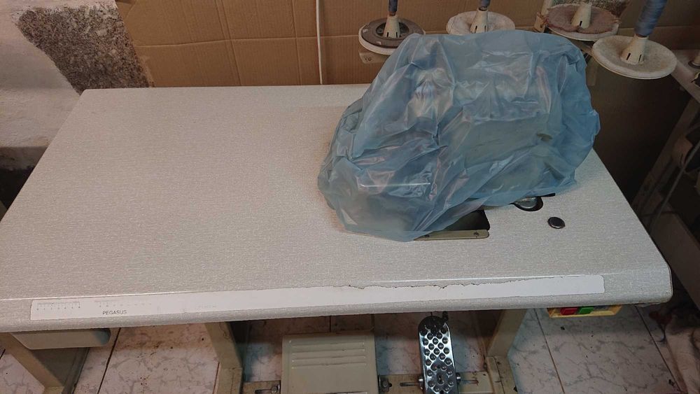 Máquina de Costura de Corte e Cose da marca Pegasus EXT-5214-03