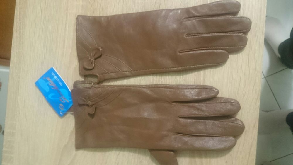 Nowe rękawiczki skórzane