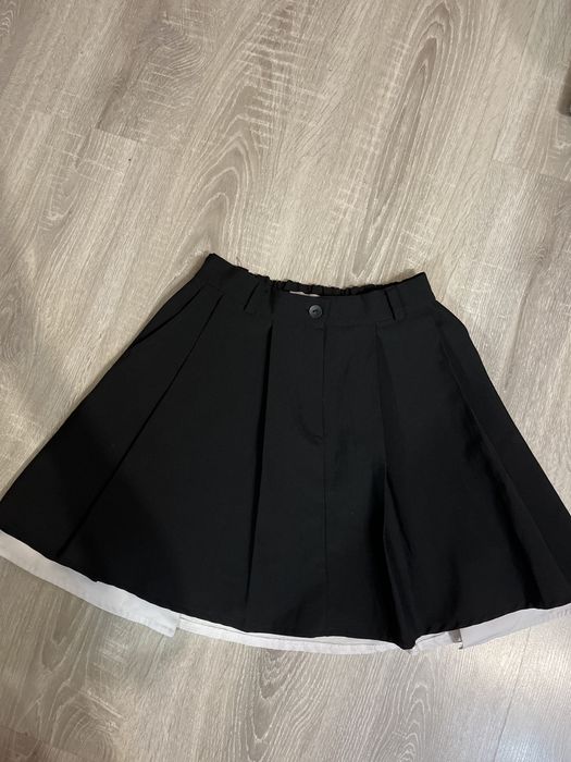 Спідничка з білою підкладкою