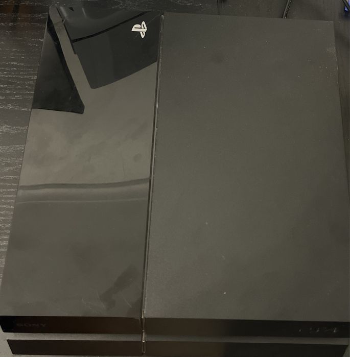 Playstation 4, 500GB + Controller + Charger64564392437506121