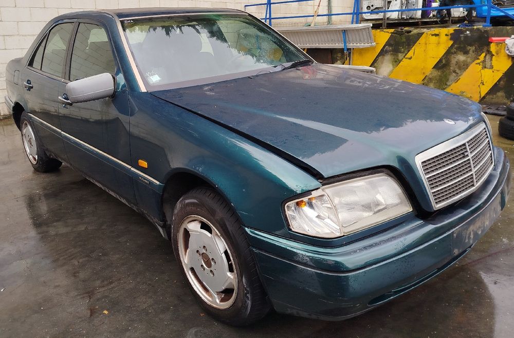 Para peças MERCEDES-BENZ Classe C (W202)