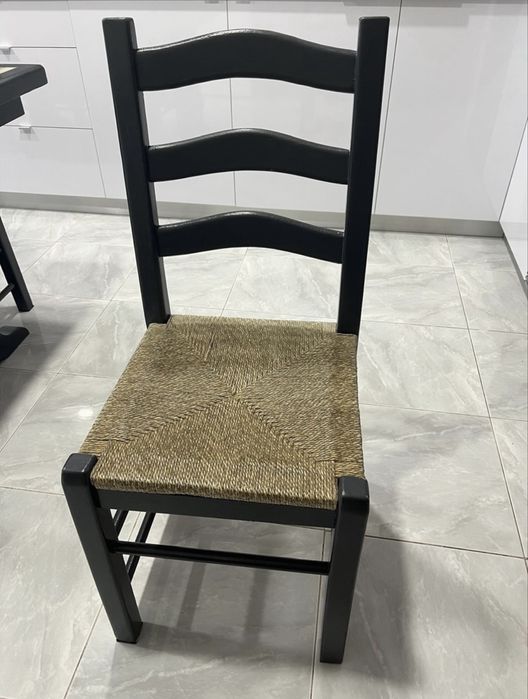 Mesa de cozinha e cadeiras