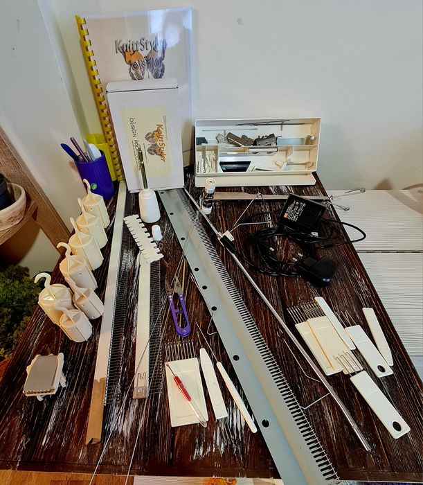 Silver Reed SK840/SRP60+Knittstyler+комод+моталка+ обучение + нитки