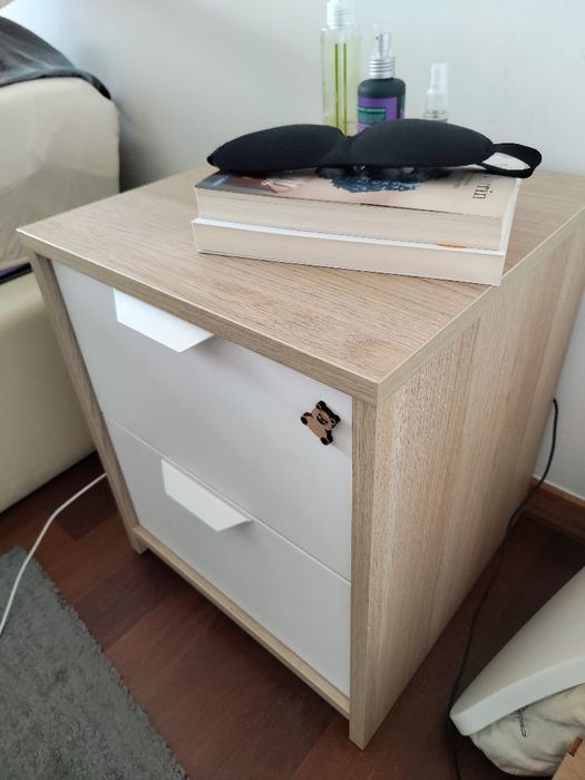 Quarto completo (cama+mesinhas+cómodas)