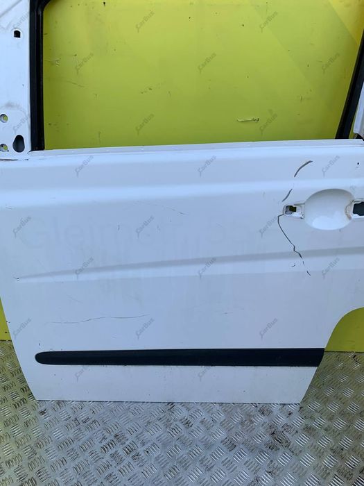Двері ліві Mercedes Vito 639 Двери передние левые Вито 639 Разборка