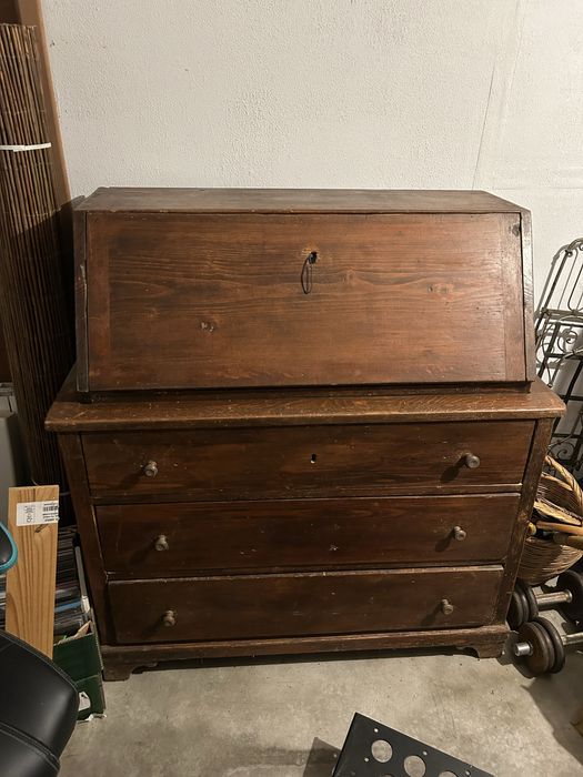 Escrivaninha  rustica  antiga, em madeira maciça