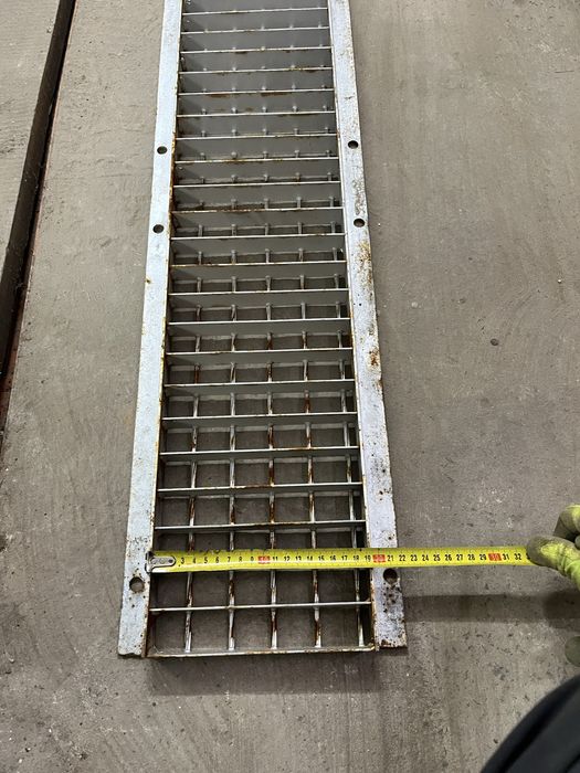 Трап решітка уселений