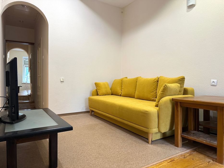 ЗАВЖИ Є СВІТЛО! Центр міста. Оренда 1-к. квартири 34 м2 - Десятинна 13