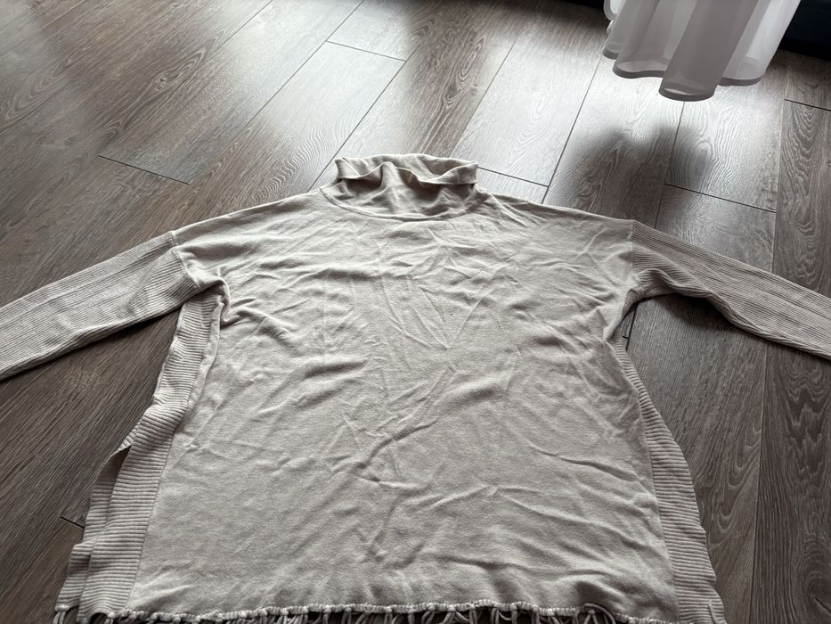 Sweterk damski z frędzlami M