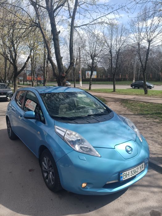 Авто в оренду – Nissan Leaf