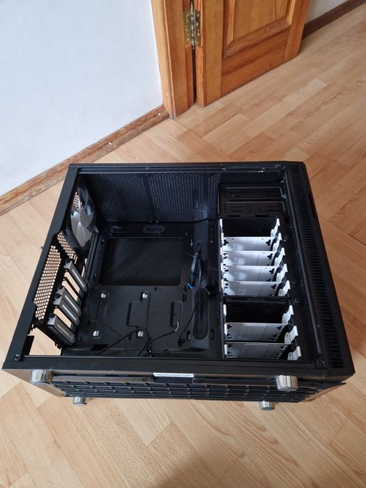 FRACTAL DESIGN брендовий корпус для компьютера з шумоізоляцією 8hdd