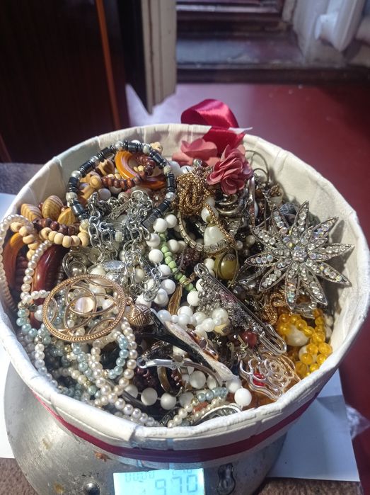 Бижутерия разная .