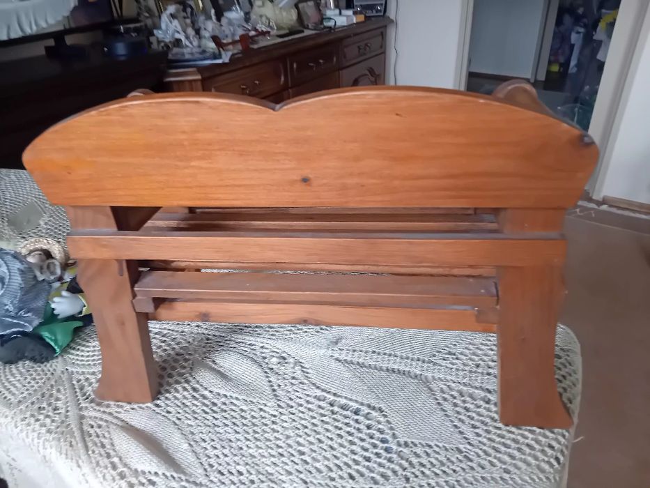 Ławeczka z lalkami cena ost.