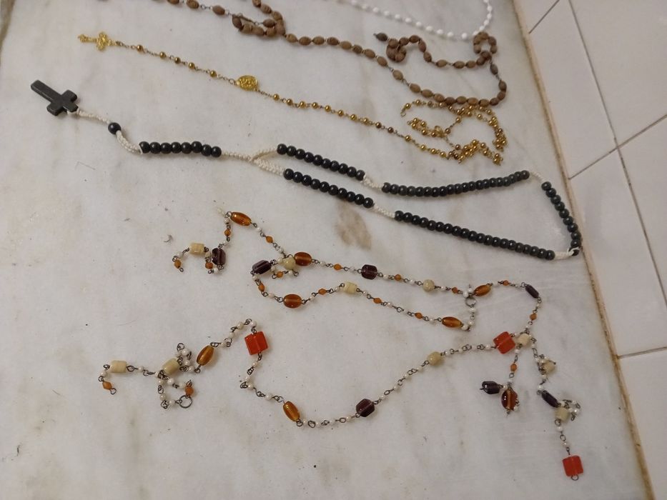 Conjunto de Terços/Pendentes Religiosos