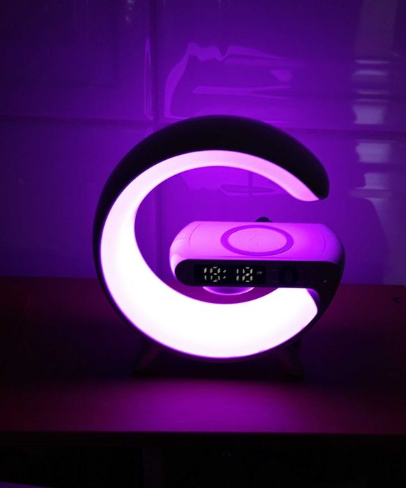 Rádio despertador e carregador telemóvel wireless.