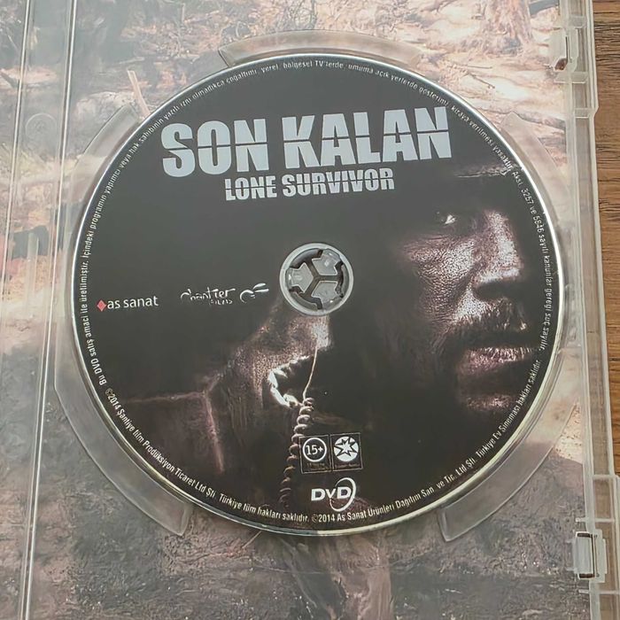 Film DVD Ocalony (Lone survivor)