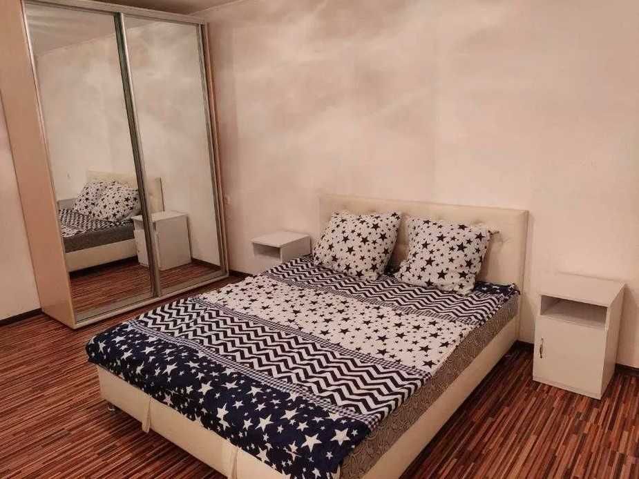 Подобова оренда 1к квартири поруч з метро Васильківська