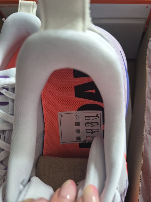 Nike vomero 18 40.5 damskie