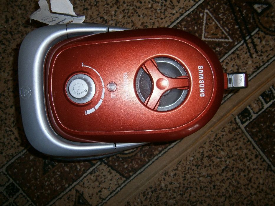 пылесос. исправный.