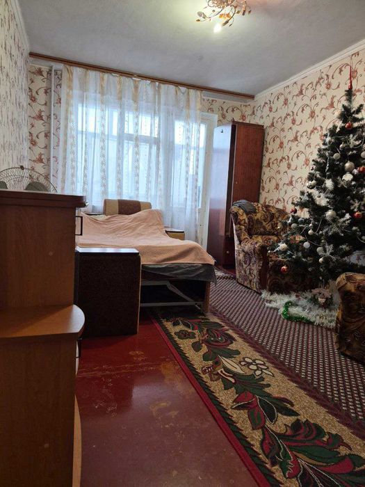 Продам 3 кімн. квартиру в р-ні 3 лікарні. 4/5 пан. будинку. 37000