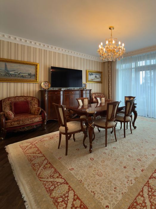 Продаж квартири. Розкіш на Дніпрі: Riviera Riverside 118м² Ексклюзивний ремонт, італійські меблі, тиха секція. Дніпровський район. Без %!