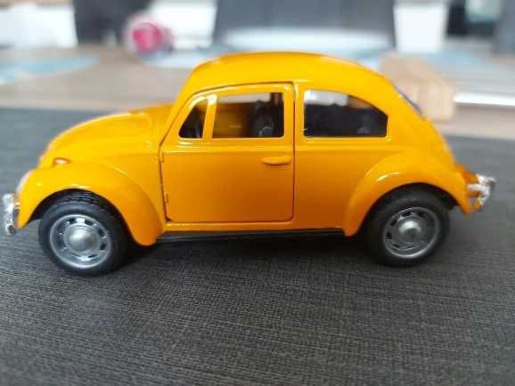 Model samochodu osobowego ze stopu aluminium.