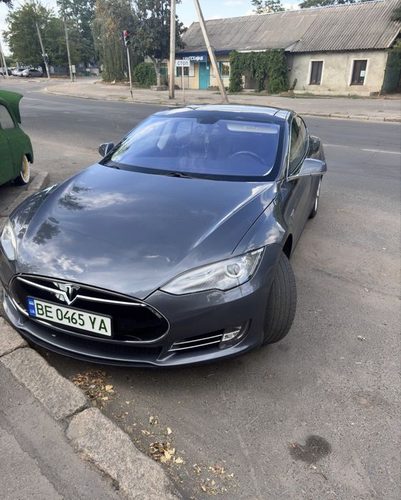 Tesla Model S 85 -  2013