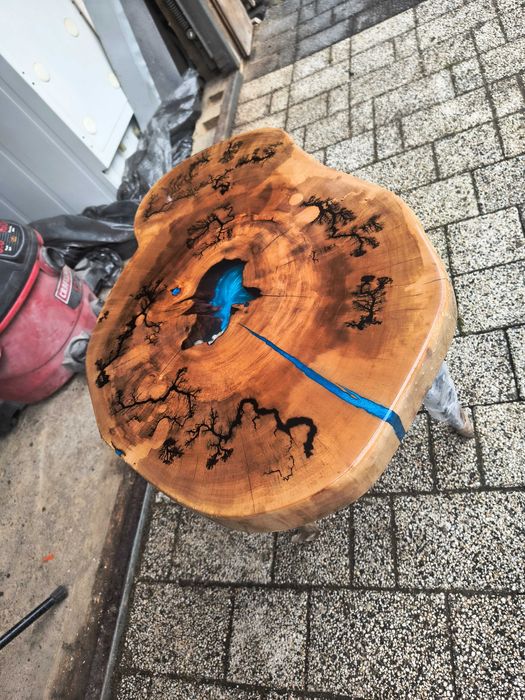 Stolik kawowy z drewna klonu